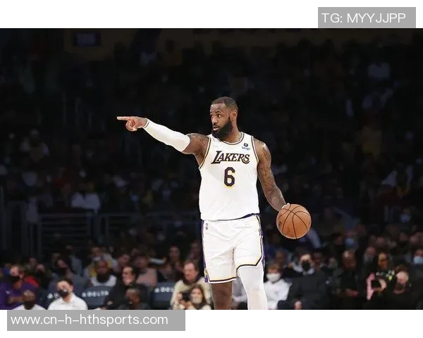 戴维斯回忆膝盖受伤瞬间手术后洗澡时泪流满面感慨万千